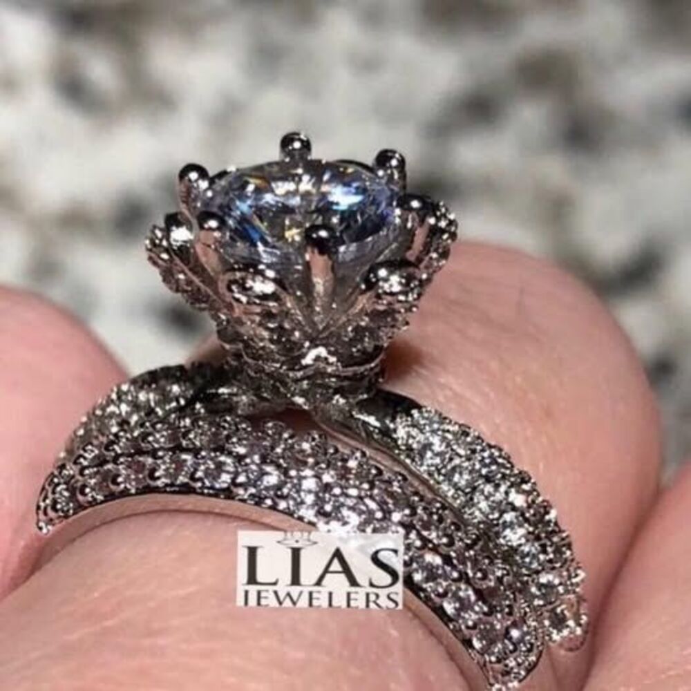 New 18k white gold wedding ring set